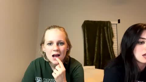 feyaa22 online show from December 2024 01:29:01 AM