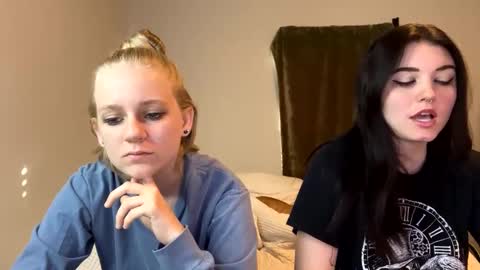 feyaa22 online show from December 2024 02:17:02 PM