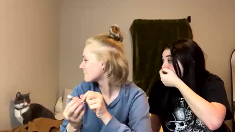 feyaa22 online show from December 2024 02:53:01 AM