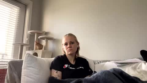 feyaa22 online show from December 2024 01:17:01 PM