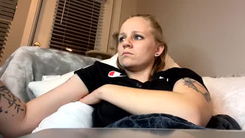 feyaa22 online show from December 2024 02:21:02 AM