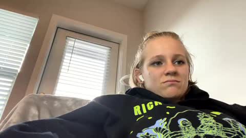 feyaa22 online show from December 2024 08:37:01 PM