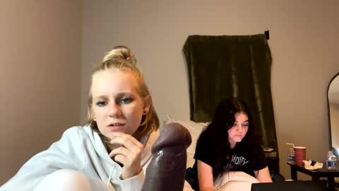 feyaa22 online show from December 2024 03:13:02 AM