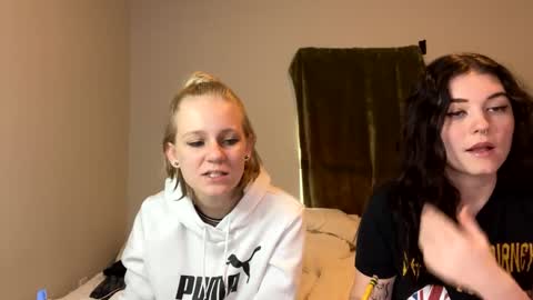 feyaa22 online show from December 2024 04:15:01 PM