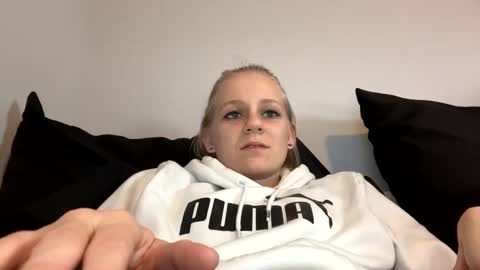 feyaa22 online show from December 2024 12:59:02 AM