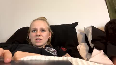 feyaa22 online show from December 2024 02:44:02 AM