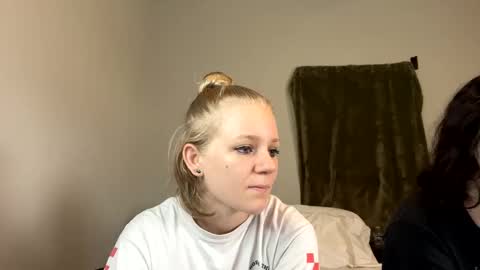 feyaa22 online show from December 2024 02:28:01 PM