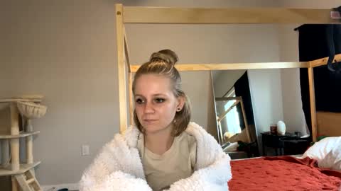 feyaa22 online show from January 2025 04:57:01 PM