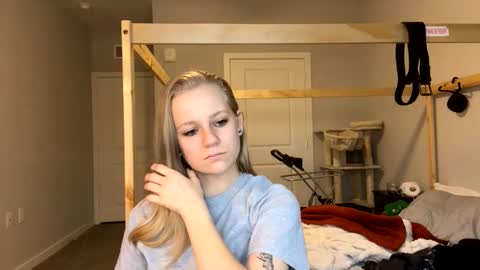 feyaa22 online show from January 2025 01:06:02 PM