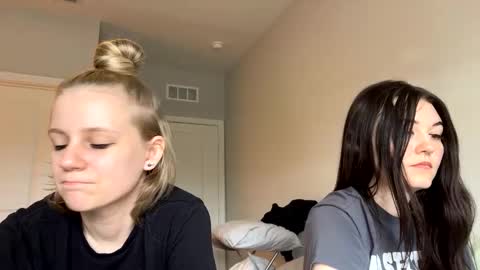 feyaa22 online show from January 2025 04:26:01 PM