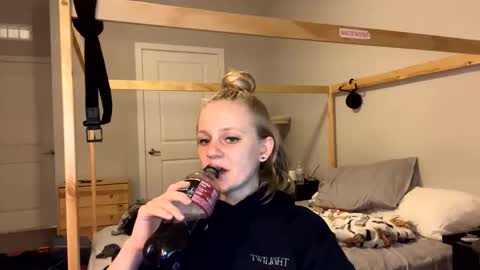 feyaa22 online show from January 2025 01:29:01 AM