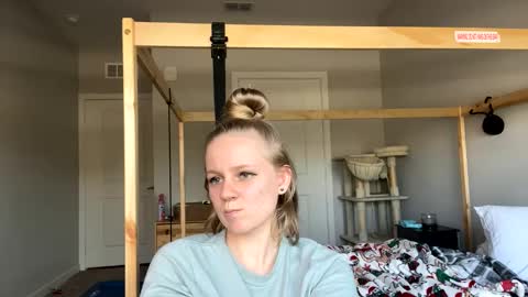 feyaa22 online show from January 2025 08:42:01 PM