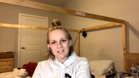 feyaa22 online show from February 2025 01:27:02 AM