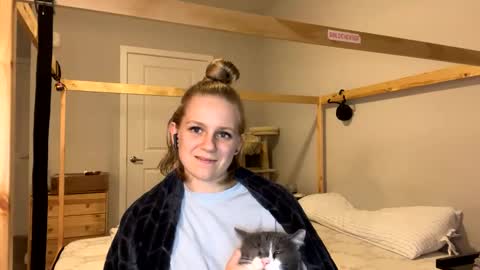 feyaa22 online show from February 2025 12:09:01 AM