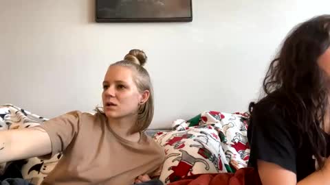 feyaa22 online show from February 2025 03:45:02 PM