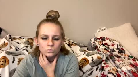 feyaa22 online show from February 2025 12:38:02 AM