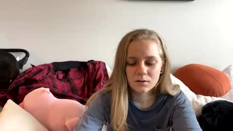 feyaa22 online show from February 2025 04:33:02 PM