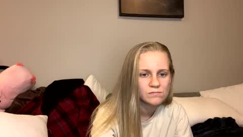 feyaa22 online show from February 2025 01:25:02 AM