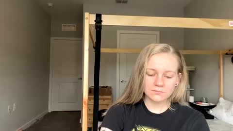 feyaa22 online show from February 2025 04:40:02 PM