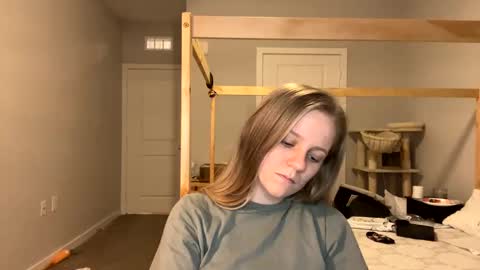 feyaa22 online show from February 2025 01:57:02 AM