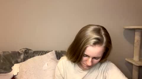 feyaa22 online show from February 2025 01:05:01 AM