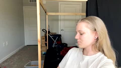 feyaa22 online show from February 2025 03:48:02 PM