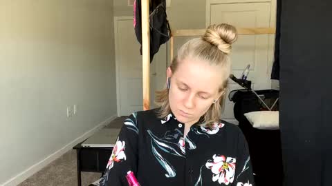 feyaa22 online show from March 2025 04:14:01 PM