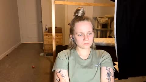 feyaa22 online show from March 2025 01:28:01 AM