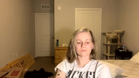 feyaa22 online show from March 2025 12:53:01 AM