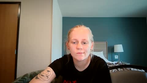 feyaa22 online show from September 2025 07:24:02 PM