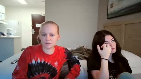 feyaa22 online show from September 2025 05:01:02 PM