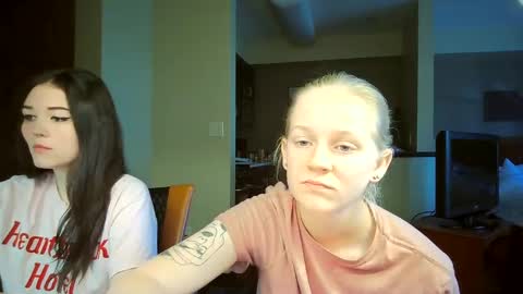 feyaa22 online show from September 2025 04:51:02 PM