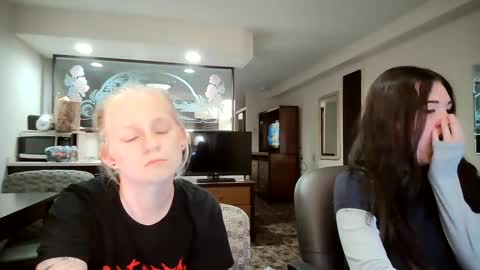 feyaa22 online show from September 2025 05:22:01 AM