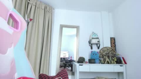 Snapshot of goddessjessica_roger chatting on December 2025 05:28:01 AM Goddess Jessica and slave Roger online show from December 2025 05:28:01 AM