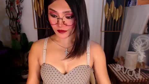 Snapshot of goddessquinnie chatting on February 2025 12:38:02 AM quinnie online show from February 2025 12:38:02 AM