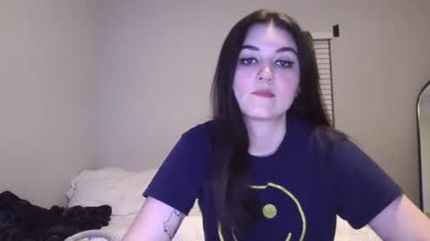 Snapshot of goddessshadowraven chatting on December 2024 11:02:02 PM Goddess Raven online show from December 2024 11:02:02 PM