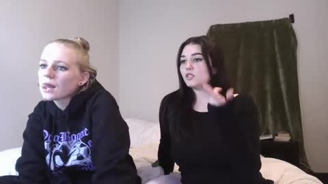 Snapshot of goddessshadowraven chatting on December 2024 04:25:01 PM Goddess Raven online show from December 2024 04:25:01 PM