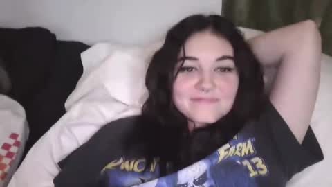 Snapshot of goddessshadowraven chatting on December 2024 01:59:02 AM Goddess Raven online show from December 2024 01:59:02 AM