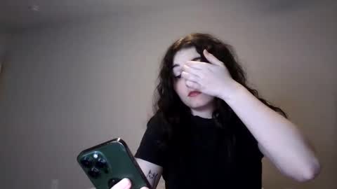 Snapshot of goddessshadowraven chatting on January 2025 01:08:01 AM Goddess Raven online show from January 2025 01:08:01 AM