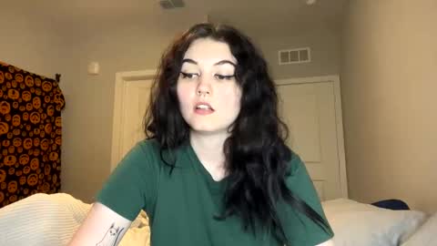 Snapshot of goddessshadowraven chatting on February 2025 12:07:01 AM Goddess Raven online show from February 2025 12:07:01 AM