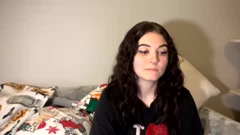 Snapshot of goddessshadowraven chatting on February 2025 02:08:01 AM Goddess Raven online show from February 2025 02:08:01 AM