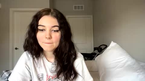 Snapshot of goddessshadowraven chatting on February 2025 04:13:02 PM Goddess Raven online show from February 2025 04:13:02 PM