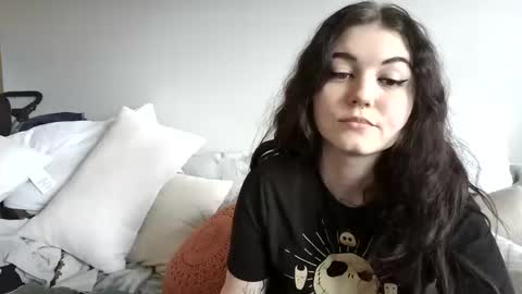 Snapshot of goddessshadowraven chatting on February 2025 03:48:02 PM Goddess Raven online show from February 2025 03:48:02 PM