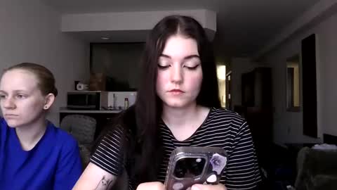 Snapshot of goddessshadowraven chatting on September 2025 04:44:02 PM Goddess Raven online show from September 2025 04:44:02 PM