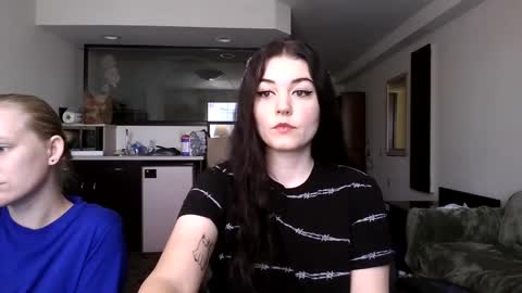 Snapshot of goddessshadowraven chatting on September 2025 04:56:01 PM Goddess Raven online show from September 2025 04:56:01 PM