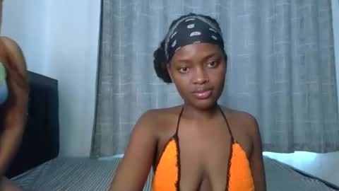 Snapshot of godess_lunah chatting on May 2026 05:48:02 AM godess_lunah online show from May 2026 05:48:02 AM