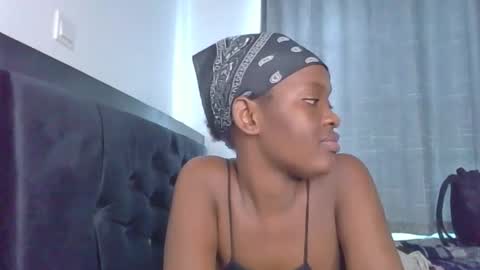 Snapshot of godess_lunah chatting on June 2026 08:39:02 AM godess_lunah online show from June 2026 08:39:02 AM