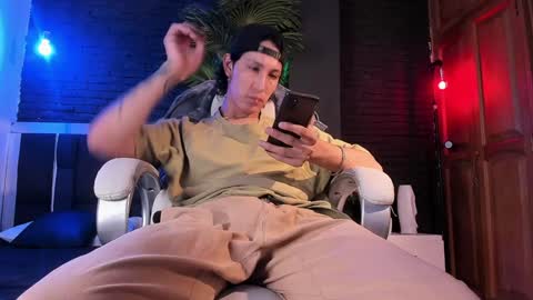 HUAN online show from January 2025 04:47:01 AM