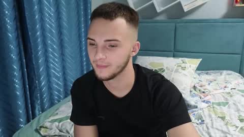 Golden boyyy21 online show from November 2025 12:44:01 AM