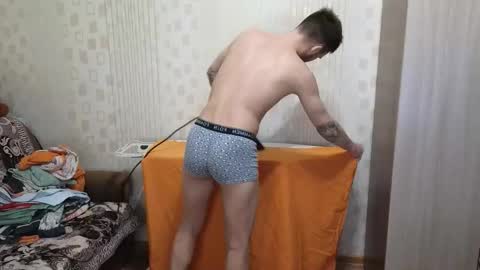 Golden boyyy21 online show from January 2026 05:18:01 PM